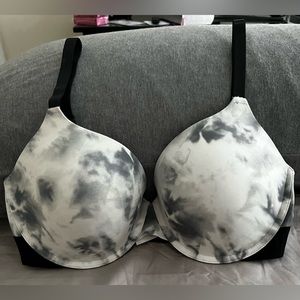 SOLD ~ PINK VICTORIA’S SECRET UNDERWIRE BRA